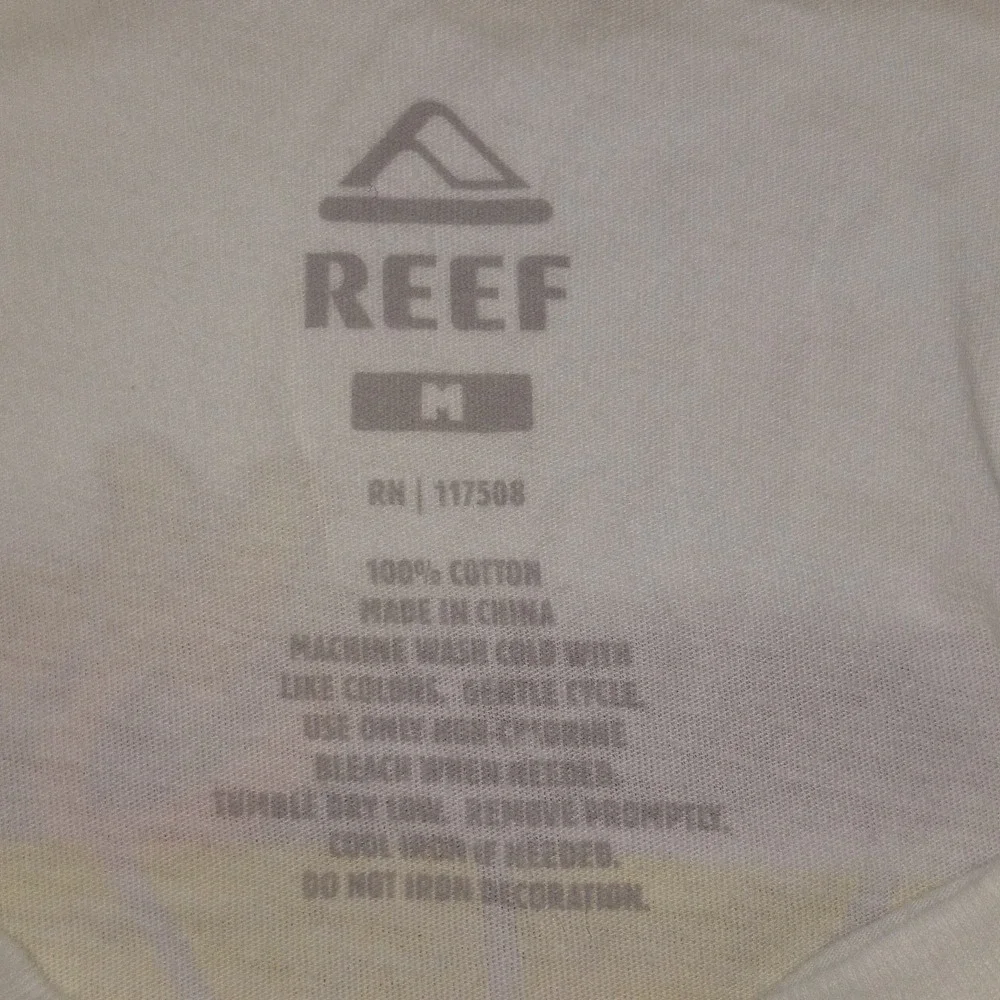 Reef T-Shirt Men's Size M Off White‎ Short Sleeve Crew Neck California Surf